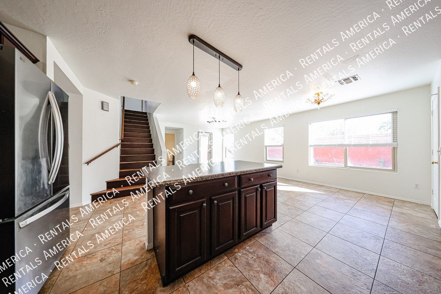 Spacious 4BD 2.5BA with Loft! Located in Cooper Commons! property image