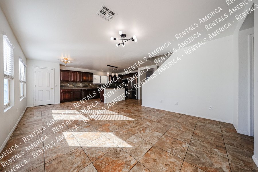 Spacious 4BD 2.5BA with Loft! Located in Cooper Commons! property image