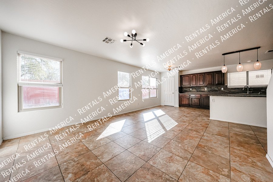 Spacious 4BD 2.5BA with Loft! Located in Cooper Commons! property image