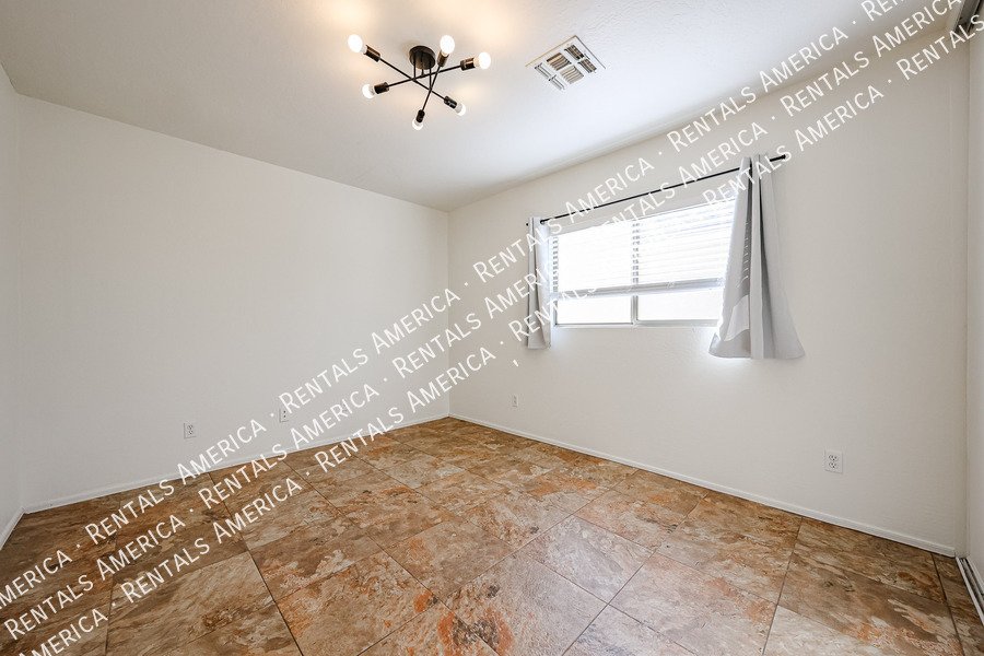 Spacious 4BD 2.5BA with Loft! Located in Cooper Commons! property image