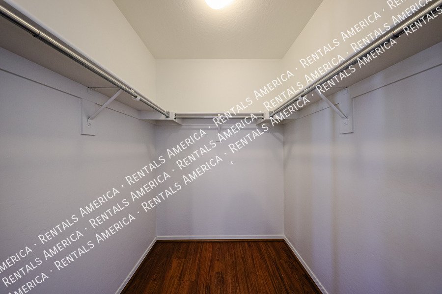 Spacious 4BD 2.5BA with Loft! Located in Cooper Commons! property image