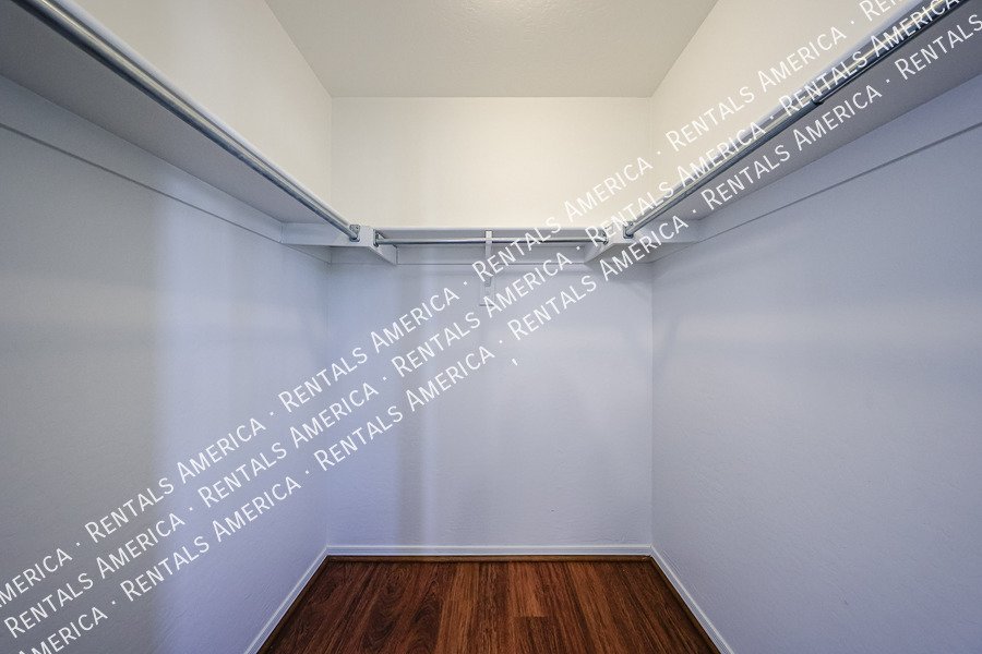 Spacious 4BD 2.5BA with Loft! Located in Cooper Commons! property image