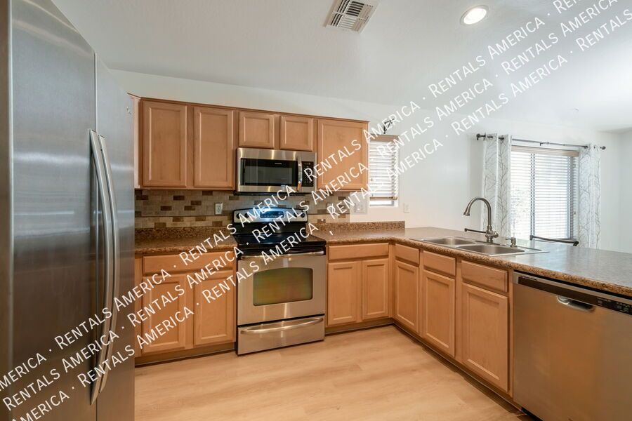 3BD 2BA home located in the Villages of Copper Basin property image