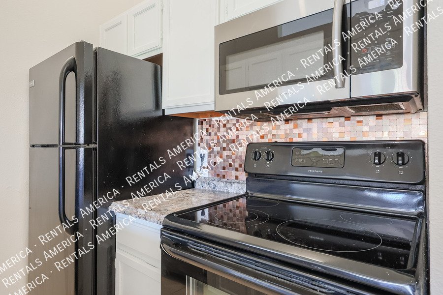 14203 N 19th Ave property image