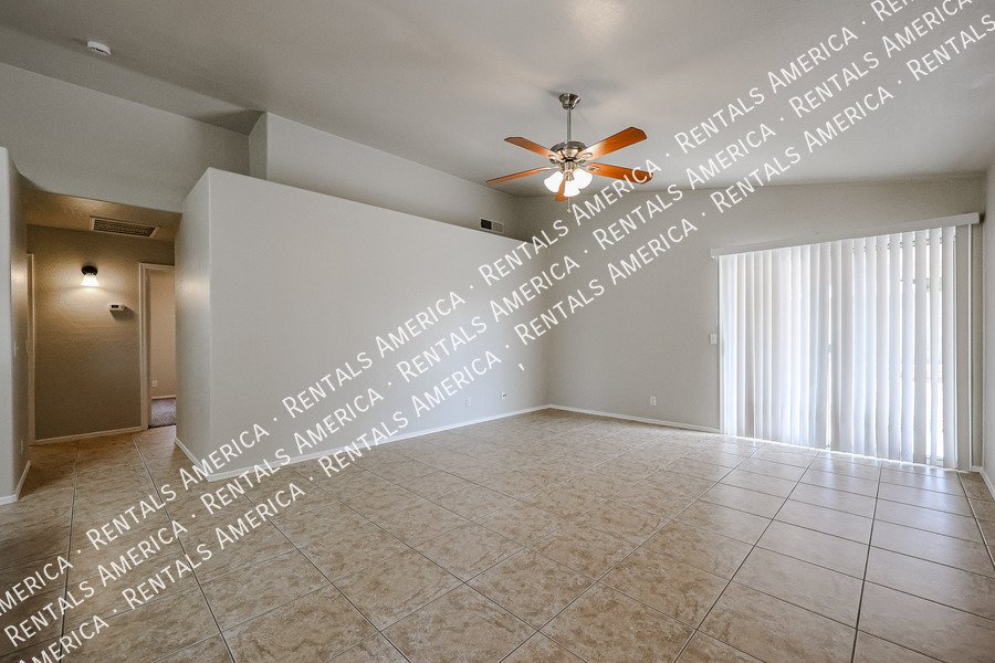 Adorable 3 bedroom home in East Mesa! property image