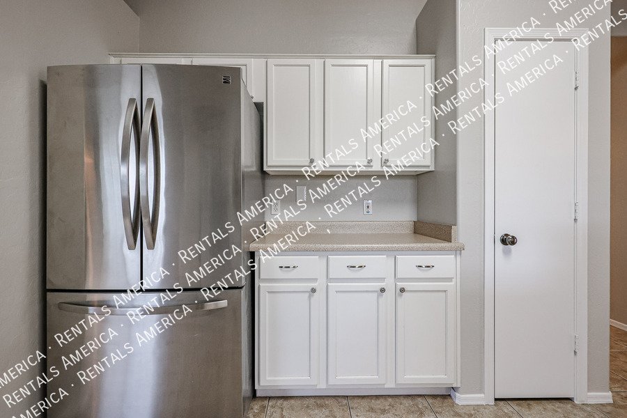 Adorable 3 bedroom home in East Mesa! property image