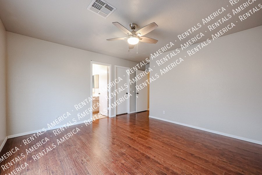 Adorable 3 bedroom home in East Mesa! property image