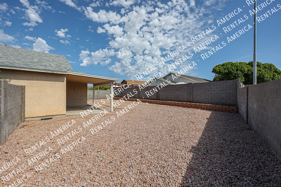 Adorable 3 bedroom home in East Mesa! property image
