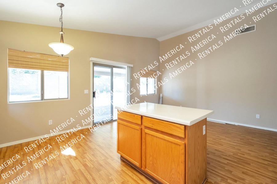 Nice 3 Bd + Den 1-Level House in Johnson Ranch!!! property image