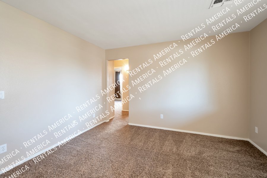 Nice 3 Bd + Den 1-Level House in Johnson Ranch!!! property image