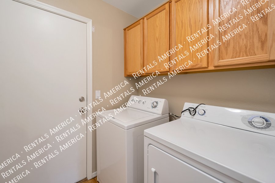 Nice 3 Bd + Den 1-Level House in Johnson Ranch!!! property image