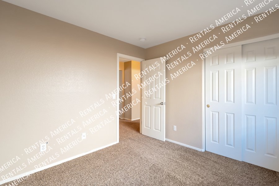 Nice 3 Bd + Den 1-Level House in Johnson Ranch!!! property image