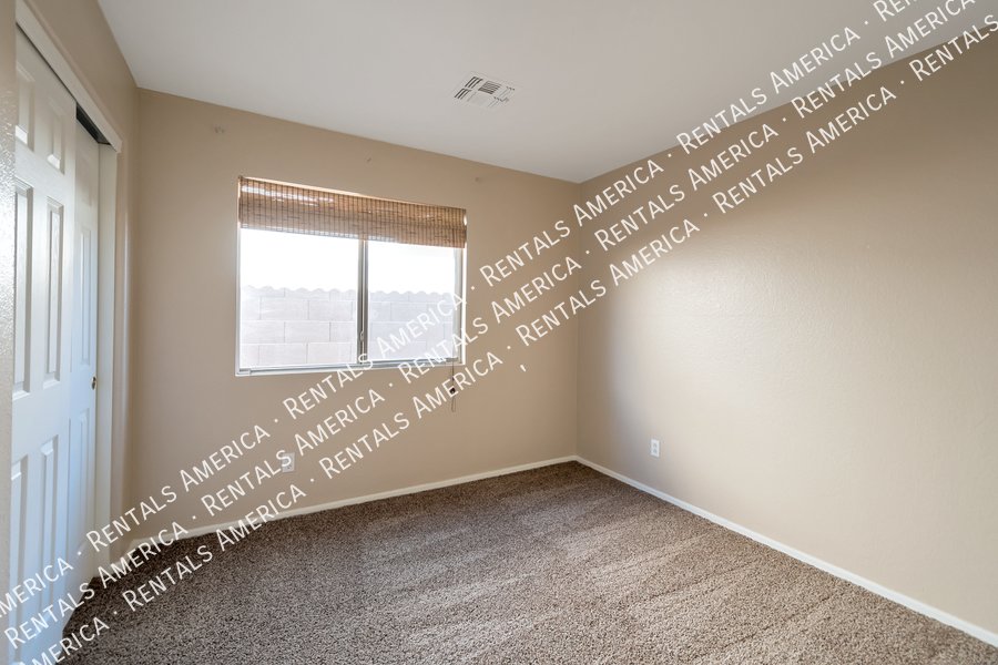 Nice 3 Bd + Den 1-Level House in Johnson Ranch!!! property image