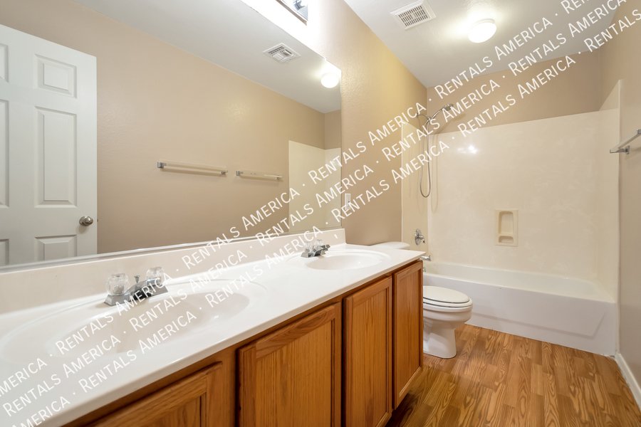 Nice 3 Bd + Den 1-Level House in Johnson Ranch!!! property image