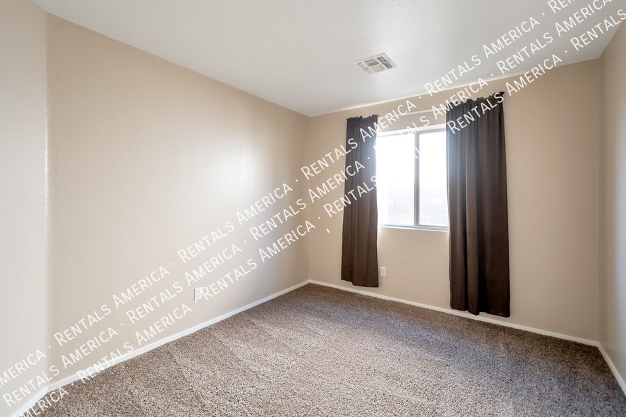 Nice 3 Bd + Den 1-Level House in Johnson Ranch!!! property image