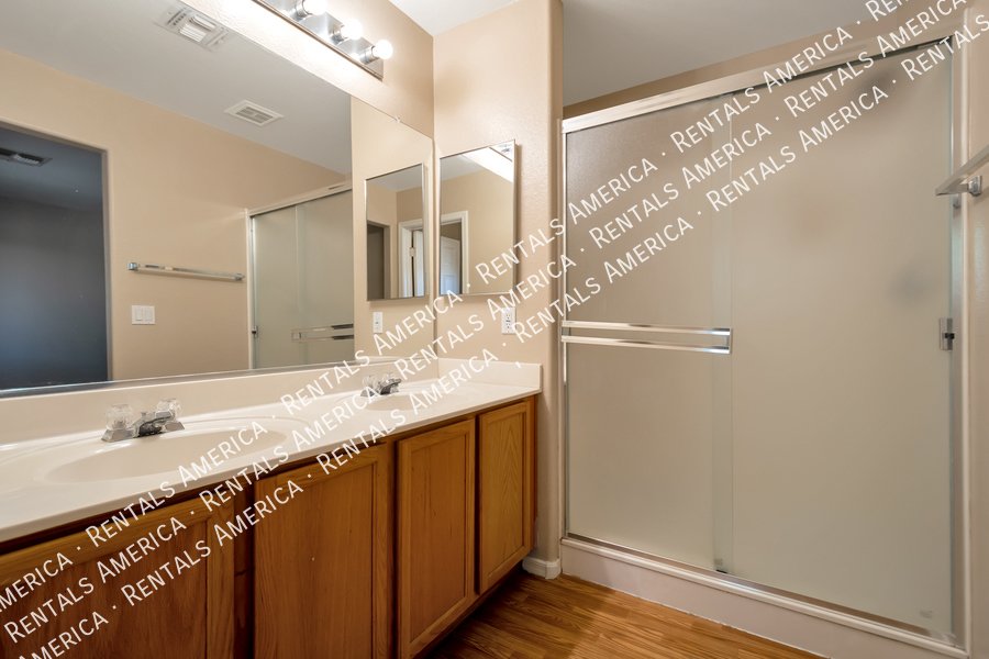 Nice 3 Bd + Den 1-Level House in Johnson Ranch!!! property image