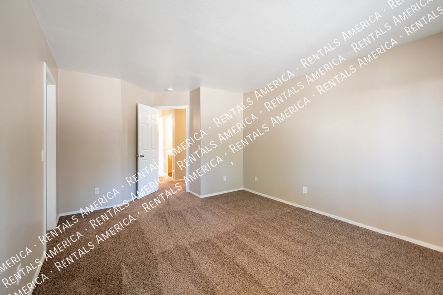 Nice 3 Bd + Den 1-Level House in Johnson Ranch!!! property image