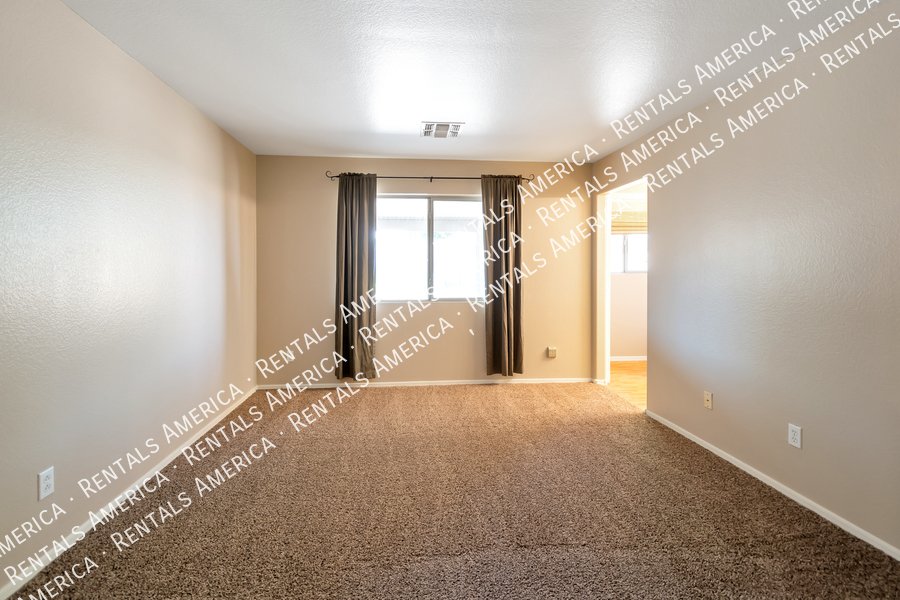 Nice 3 Bd + Den 1-Level House in Johnson Ranch!!! property image