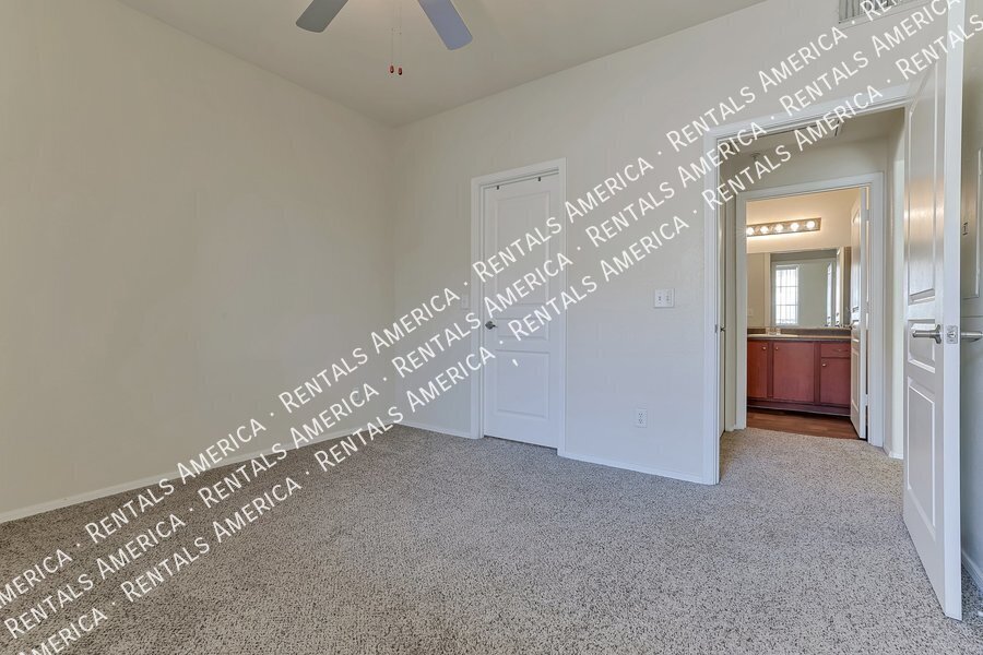 Cute one bedroom with patio property image