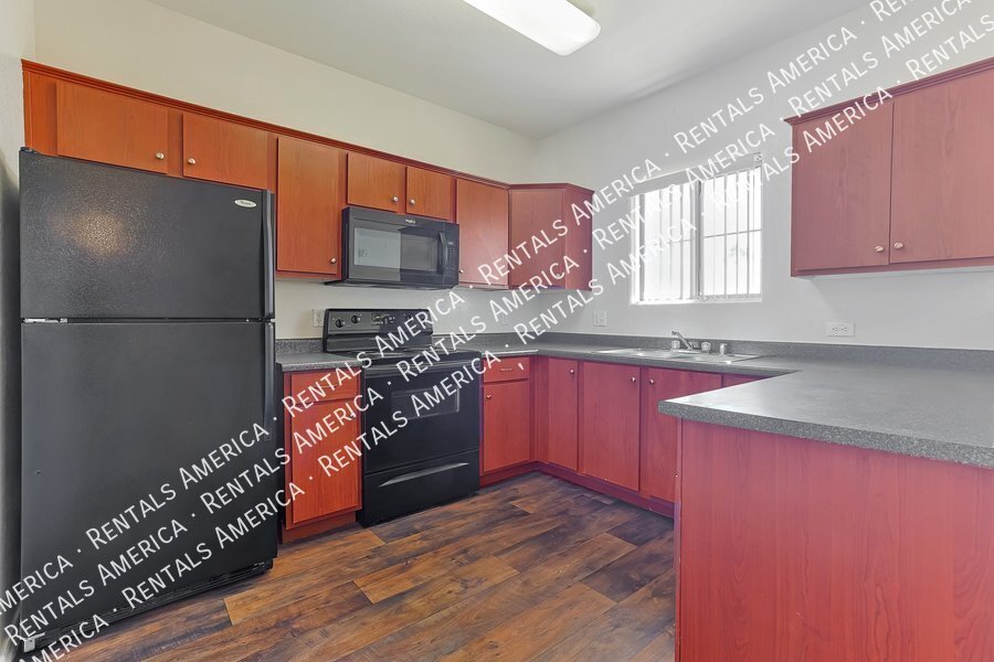 Cute one bedroom with patio property image