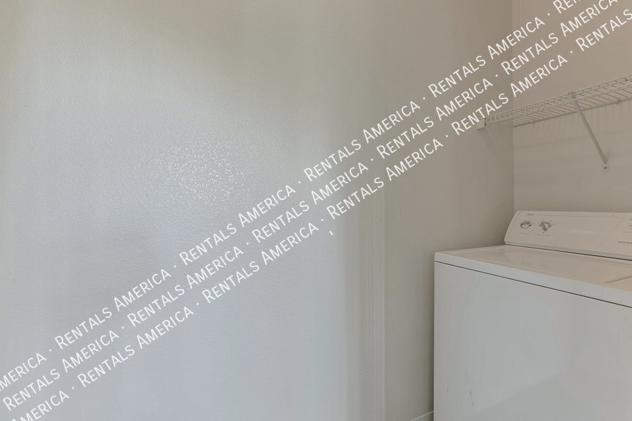 Cute one bedroom with patio property image