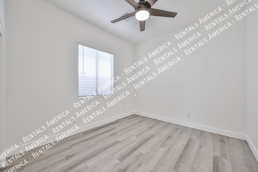 Beautiful Peoria Home w/ 3-Car Garage in Perfect Neighborhood! property image