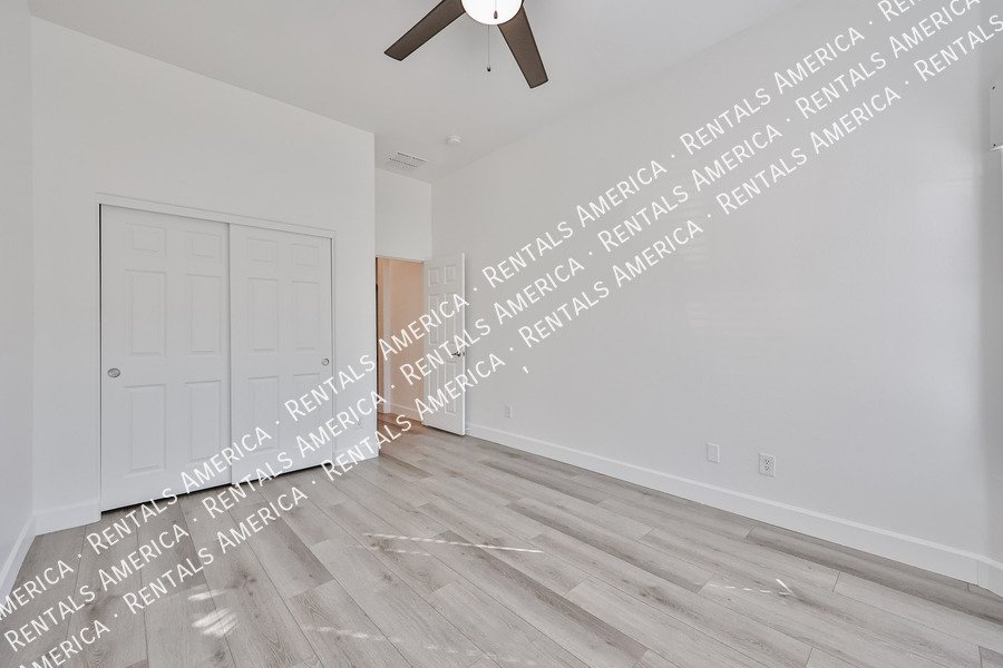 Beautiful Peoria Home w/ 3-Car Garage in Perfect Neighborhood! property image