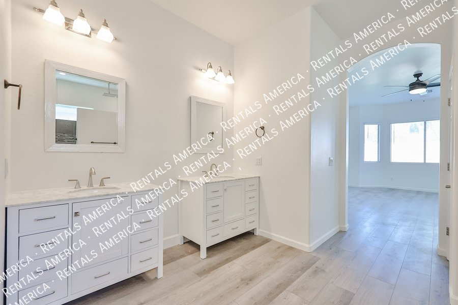 Beautiful Peoria Home w/ 3-Car Garage in Perfect Neighborhood! property image