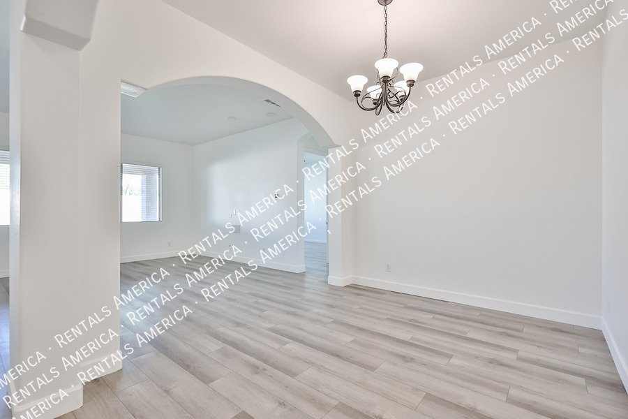 Beautiful Peoria Home w/ 3-Car Garage in Perfect Neighborhood! property image