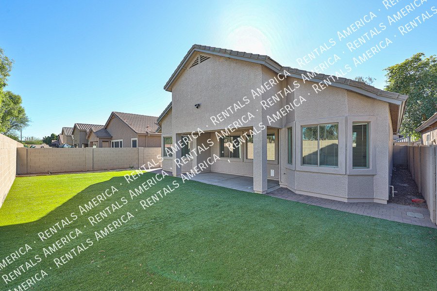 Beautiful Peoria Home w/ 3-Car Garage in Perfect Neighborhood! property image