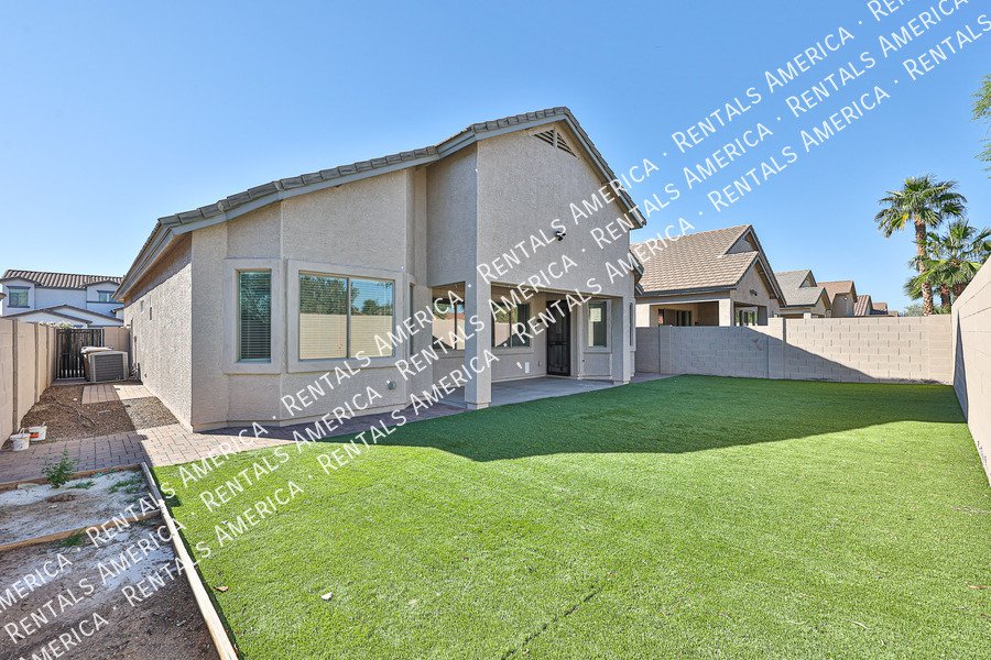 Beautiful Peoria Home w/ 3-Car Garage in Perfect Neighborhood! property image