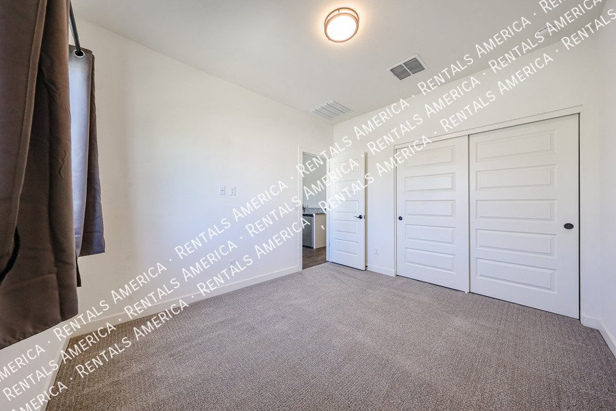 4 bed /3.5 bath Gated Community-$300 of Move-in By Nov 30th!!! property image