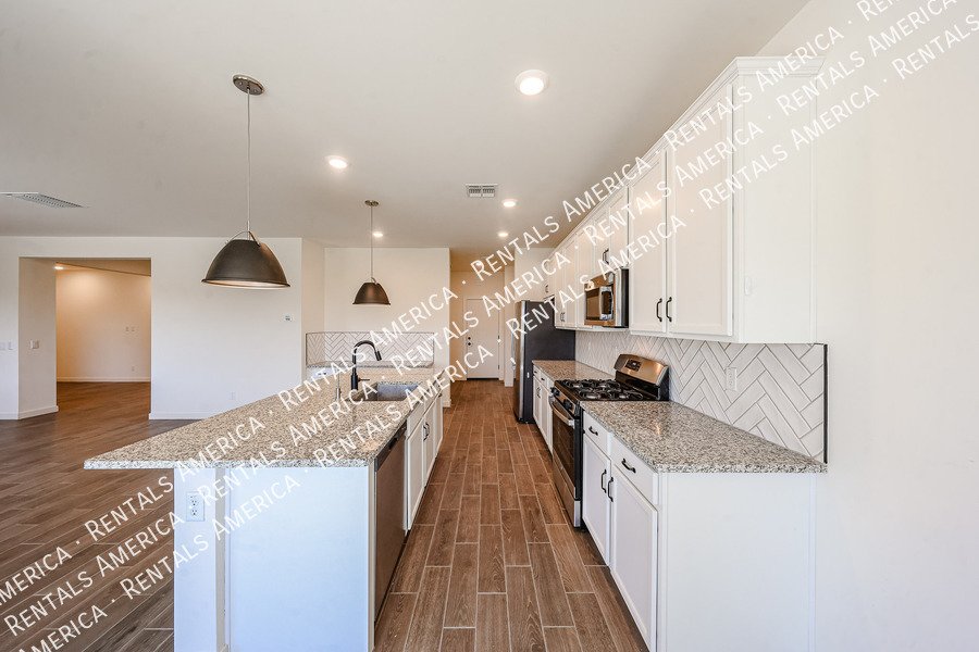 4 bed /3.5 bath Gated Community-$300 of Move-in By Nov 30th!!! property image