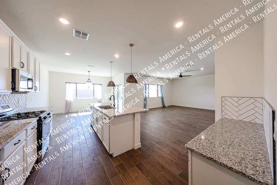 4 bed /3.5 bath Gated Community-$300 of Move-in By Nov 30th!!! property image