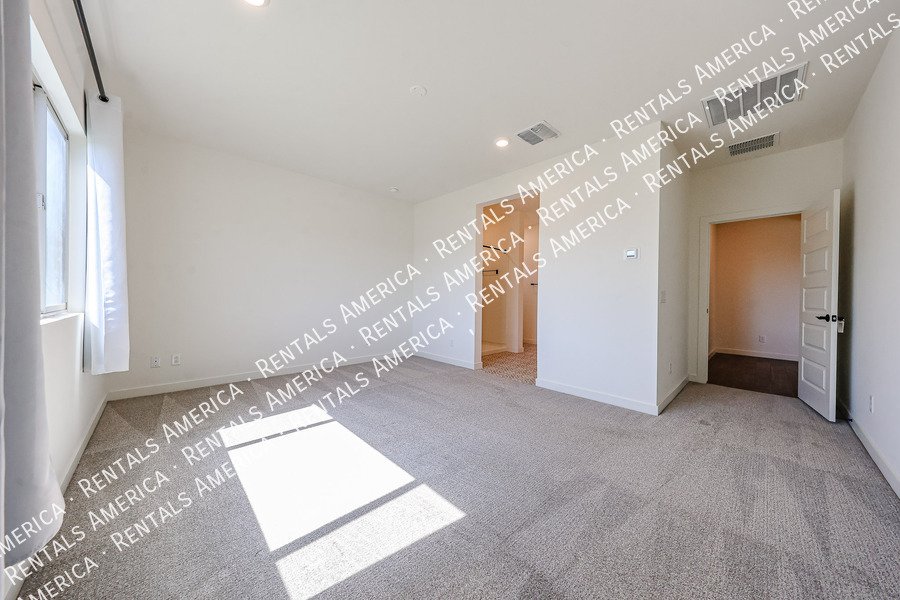 4 bed /3.5 bath Gated Community-$300 of Move-in By Nov 30th!!! property image