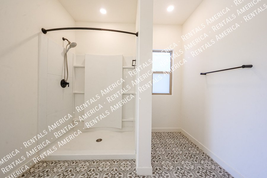 4 bed /3.5 bath Gated Community-$300 of Move-in By Nov 30th!!! property image