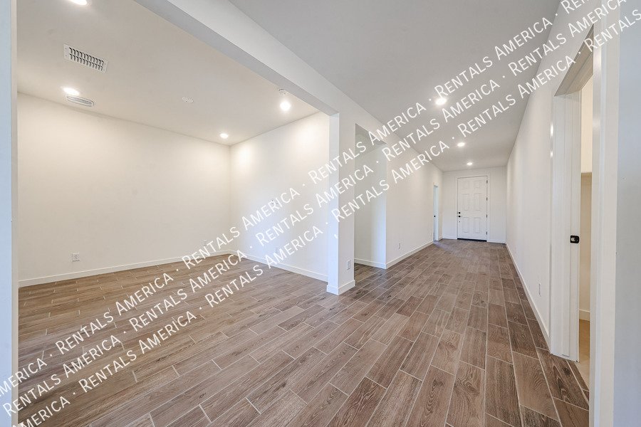 4 bed /3.5 bath Gated Community-$300 of Move-in By Nov 30th!!! property image