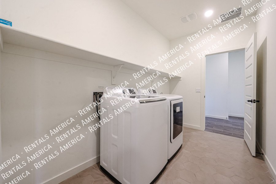 4 bed /3.5 bath Gated Community-$300 of Move-in By Nov 30th!!! property image