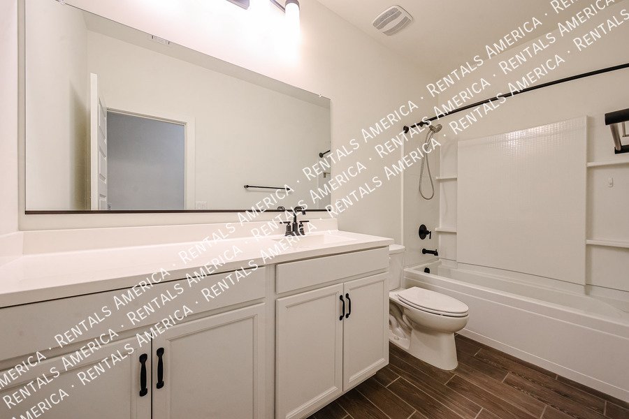 4 bed /3.5 bath Gated Community-$300 of Move-in By Nov 30th!!! property image