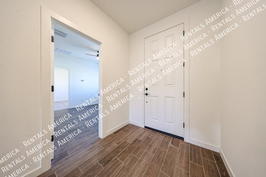 4 bed /3.5 bath Gated Community-$300 of Move-in By Nov 30th!!! property image