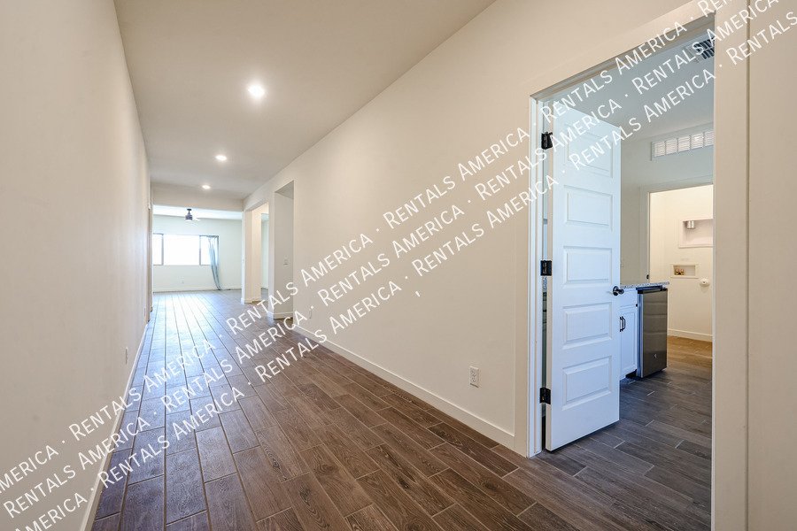 4 bed /3.5 bath Gated Community-$300 of Move-in By Nov 30th!!! property image