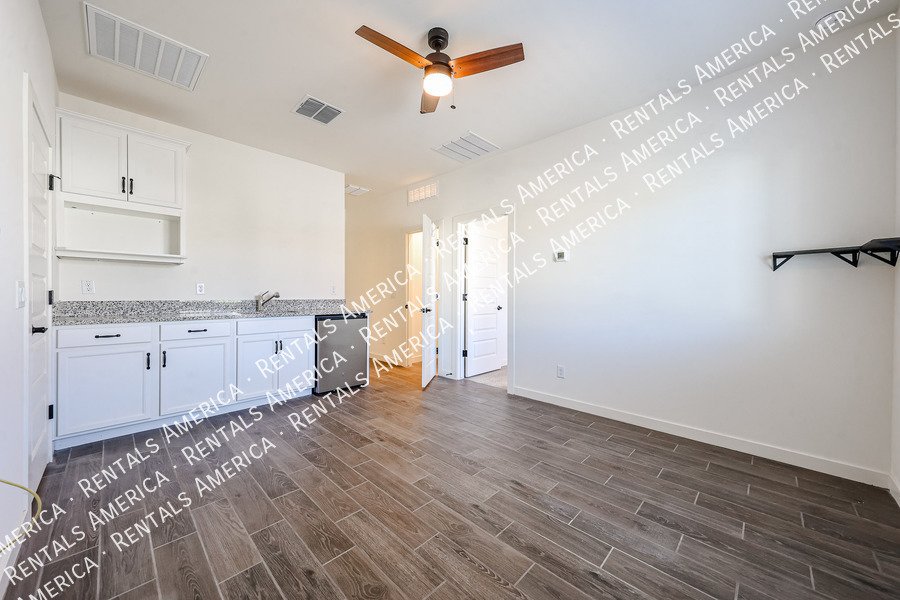 4 bed /3.5 bath Gated Community-$300 of Move-in By Nov 30th!!! property image