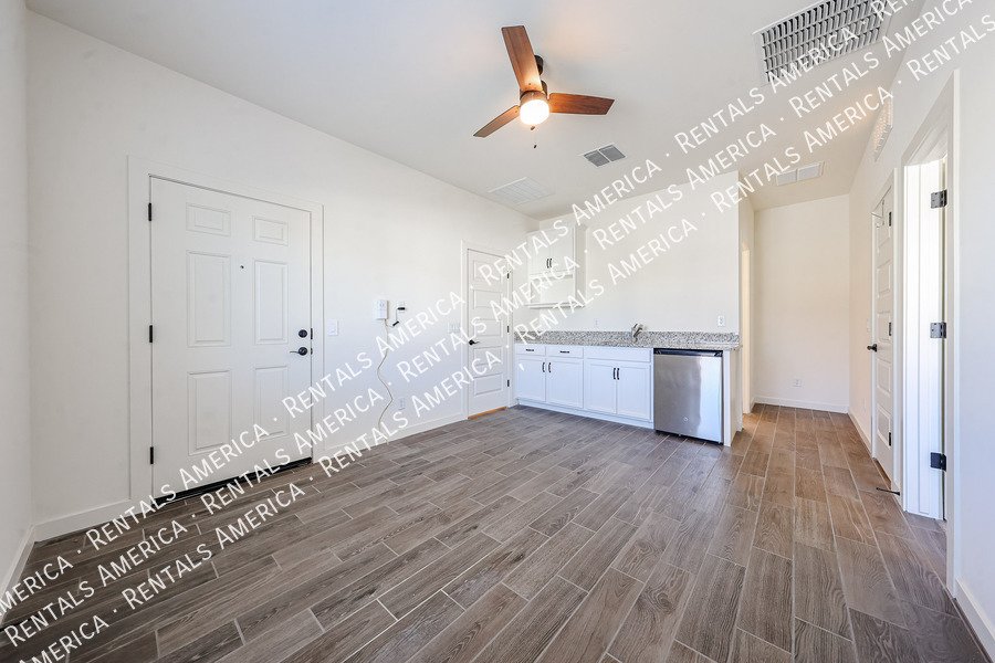 4 bed /3.5 bath Gated Community-$300 of Move-in By Nov 30th!!! property image