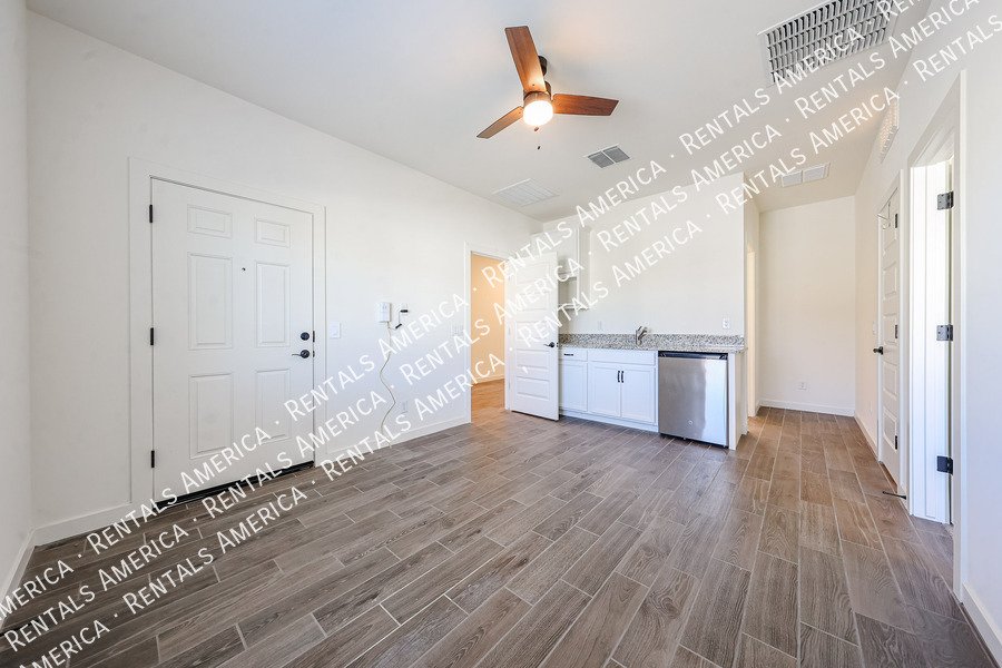 4 bed /3.5 bath Gated Community-$300 of Move-in By Nov 30th!!! property image