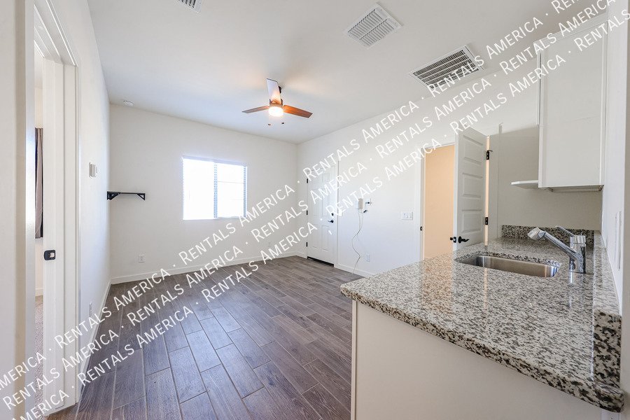 4 bed /3.5 bath Gated Community-$300 of Move-in By Nov 30th!!! property image