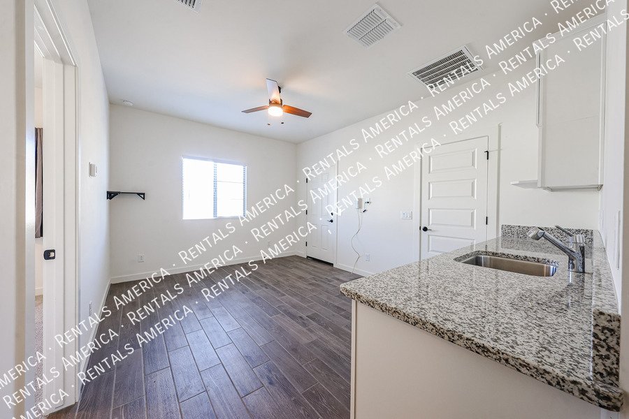 4 bed /3.5 bath Gated Community-$300 of Move-in By Nov 30th!!! property image