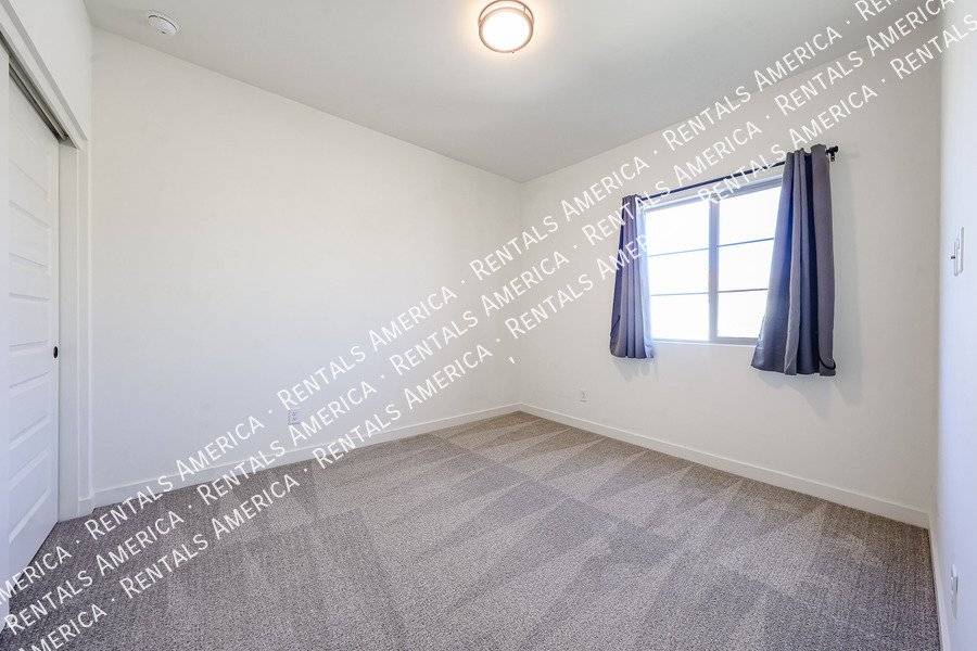 4 bed /3.5 bath Gated Community-$300 of Move-in By Nov 30th!!! property image