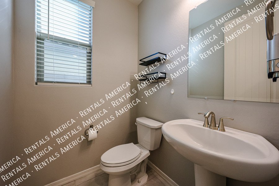 Available now! 3 bed 2.5 bath plus loft in Surprise! property image