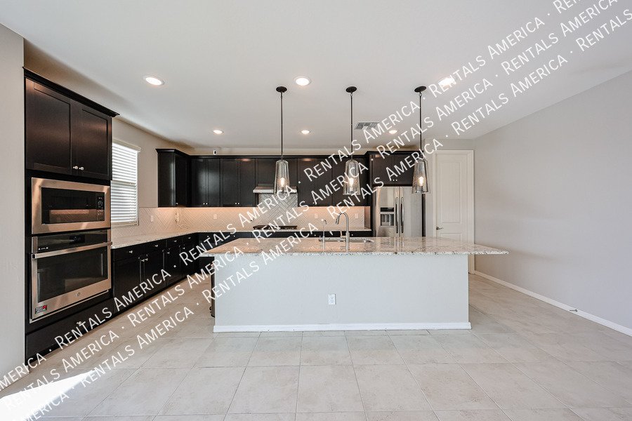 Available now! 3 bed 2.5 bath plus loft in Surprise! property image