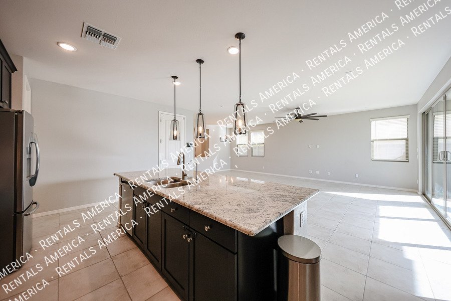 Available now! 3 bed 2.5 bath plus loft in Surprise! property image